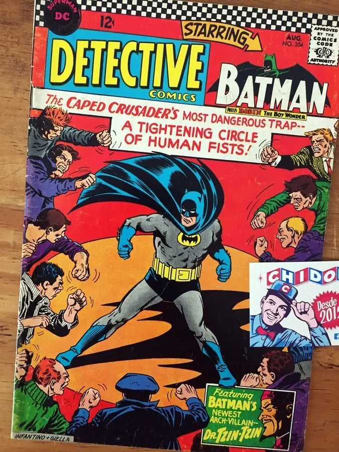 Comic - Detective Comics #354 Batman