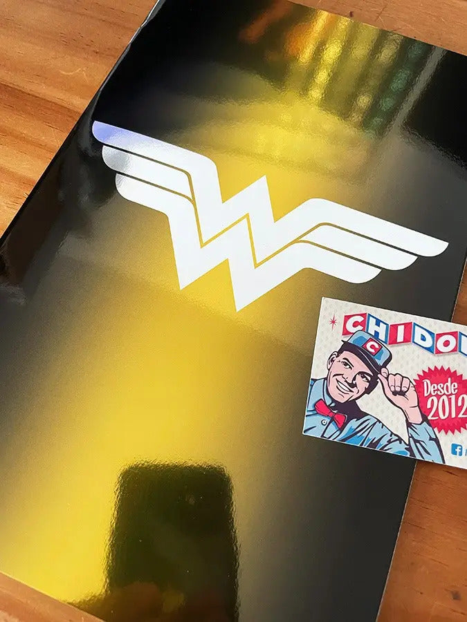 Comic - Wonder Woman #1 Nycc 2023 Foil Logo Variant