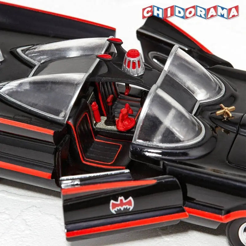 Figura - Batmobile 1966 Batman Batimóvil Adam West Revoltech