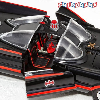 Figura - Batmobile 1966 Batman Batimóvil Adam West Revoltech