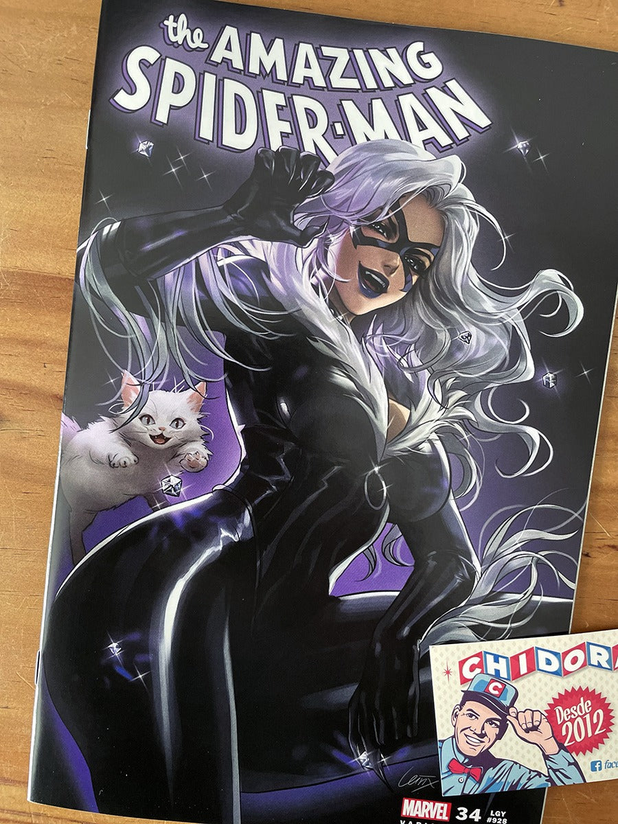 Comic - Amazing Spider-man #34 Leirix Sexy Black Cat Variant