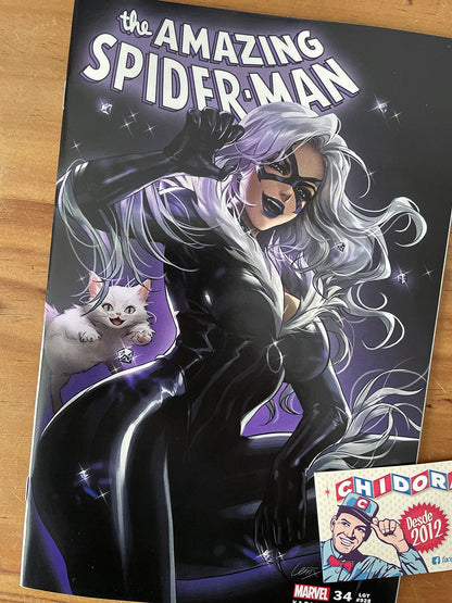 Comic - Amazing Spider-man #34 Leirix Sexy Black Cat Variant