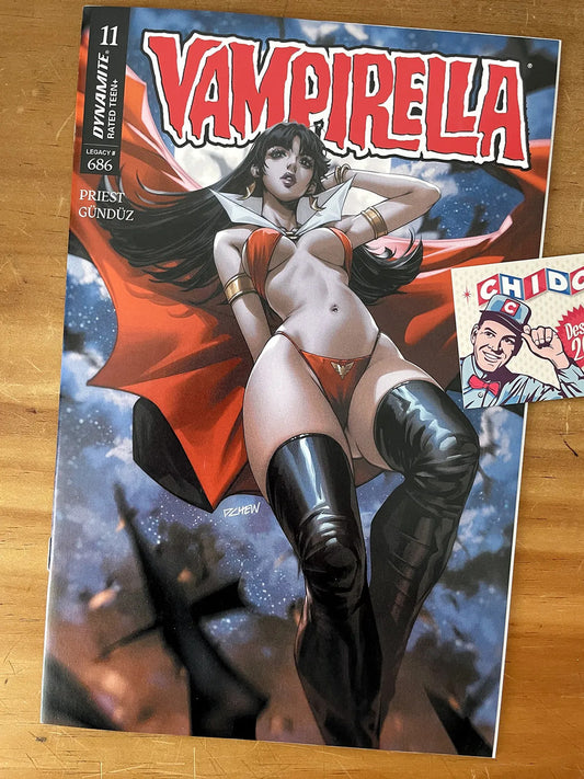 Comic - Vampirella #11 Derrick Chew Variant