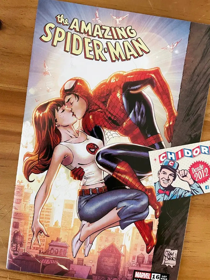 Comic - Amazing Spider-man #16 Mary Jane Kiss Tony Daniel