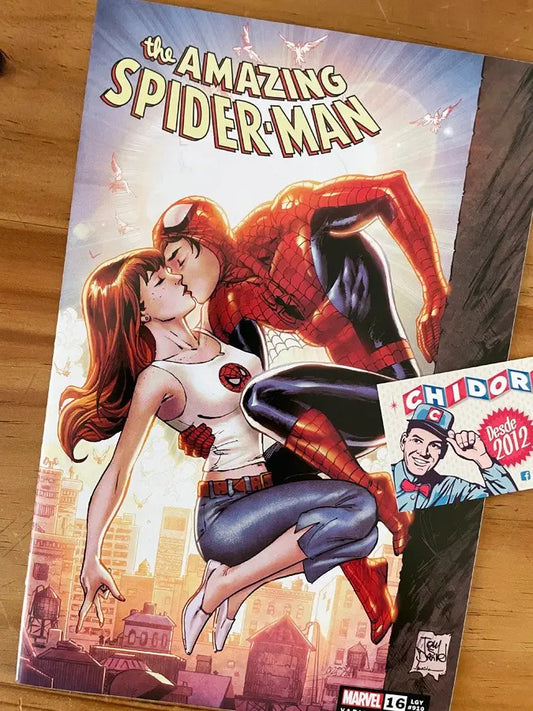 Comic - Amazing Spider-man #16 Mary Jane Kiss Tony Daniel