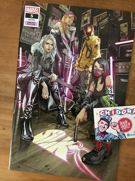 Comic - Silk #5 Kael Ngu Black Cat Spider-gwen Spider-man