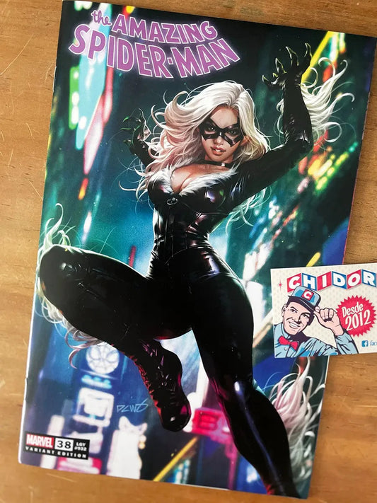 Comic - Amazing Spider-man #38 Chew Black Cat Trade Sexy