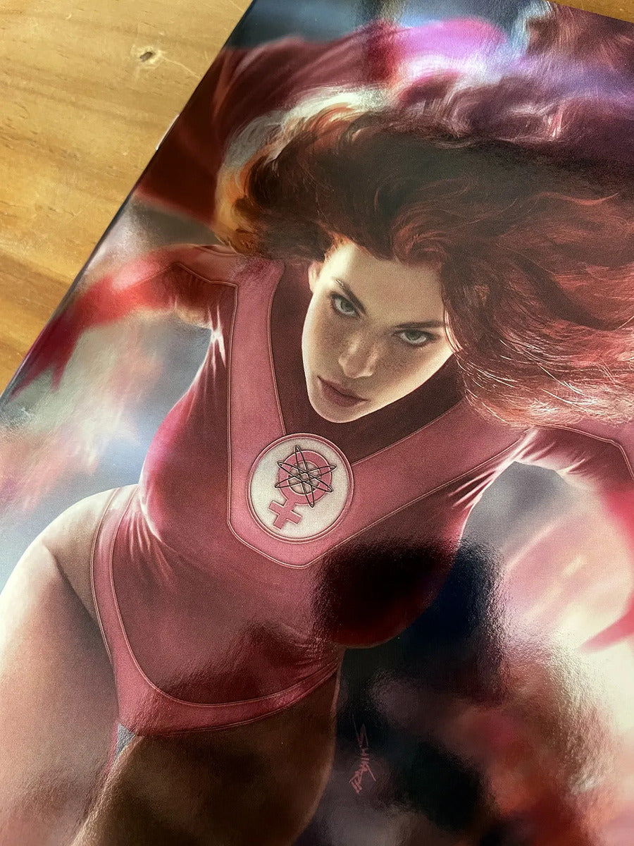 Comic - Invincible #1 Foil Shikarii Atom Eve Variant