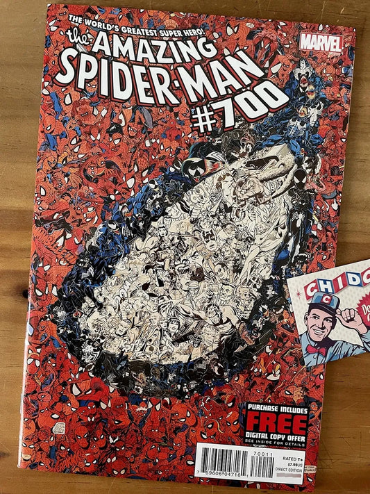 Comic - Amazing Spider-man #700 Cover A 1st Print Garcin