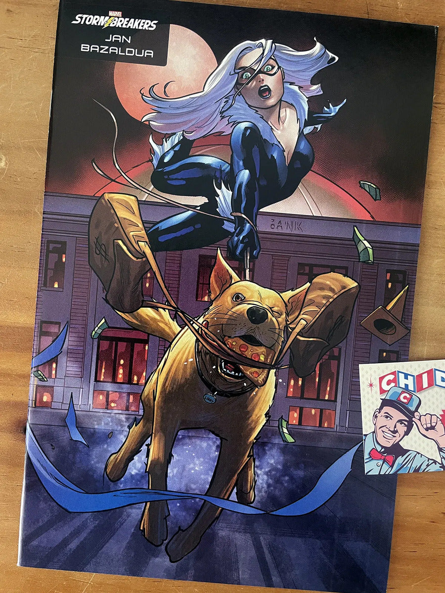 Comic - Amazing Spider-man #32 Black Cat Jan Bazaldua