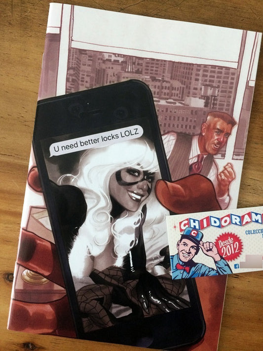 Comic - Amazing Spider-man #1 Adam Hughes Variant