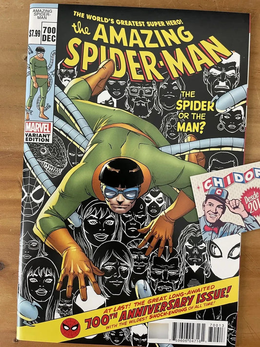 Comic - Amazing Spider-man #700 3rd Print Giuseppe Camuncoli