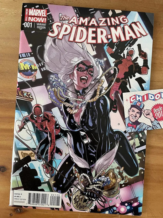 Comic - Amazing Spider-man #1 Black Cat Terry Dodson Variant