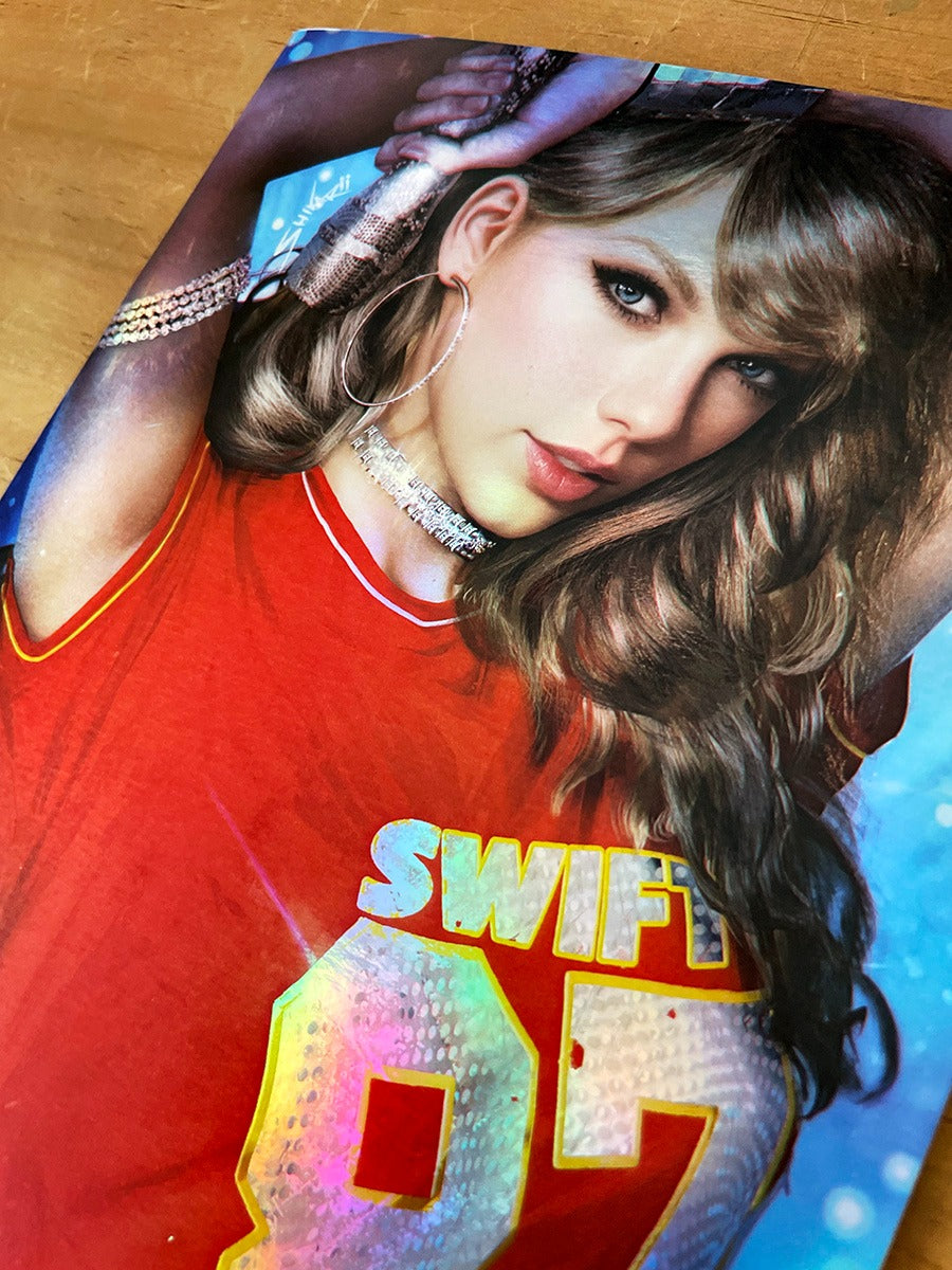 Comic - Taylor Swift #1 Superbowl Chiefs Shikarii Foil Sexy