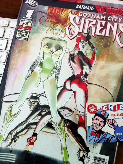 Comic - Gotham Sirens #1 Harley Quinn Catwoman Poison March